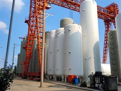 Spremnik za skladištenje tekućeg prirodnog plina Vertikalno skladištenje LNG Tan